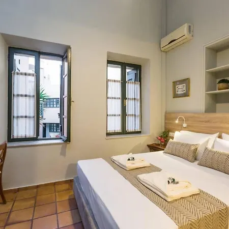 Casa vacanze 4 Bedroom House In The Centre Of Old Town *